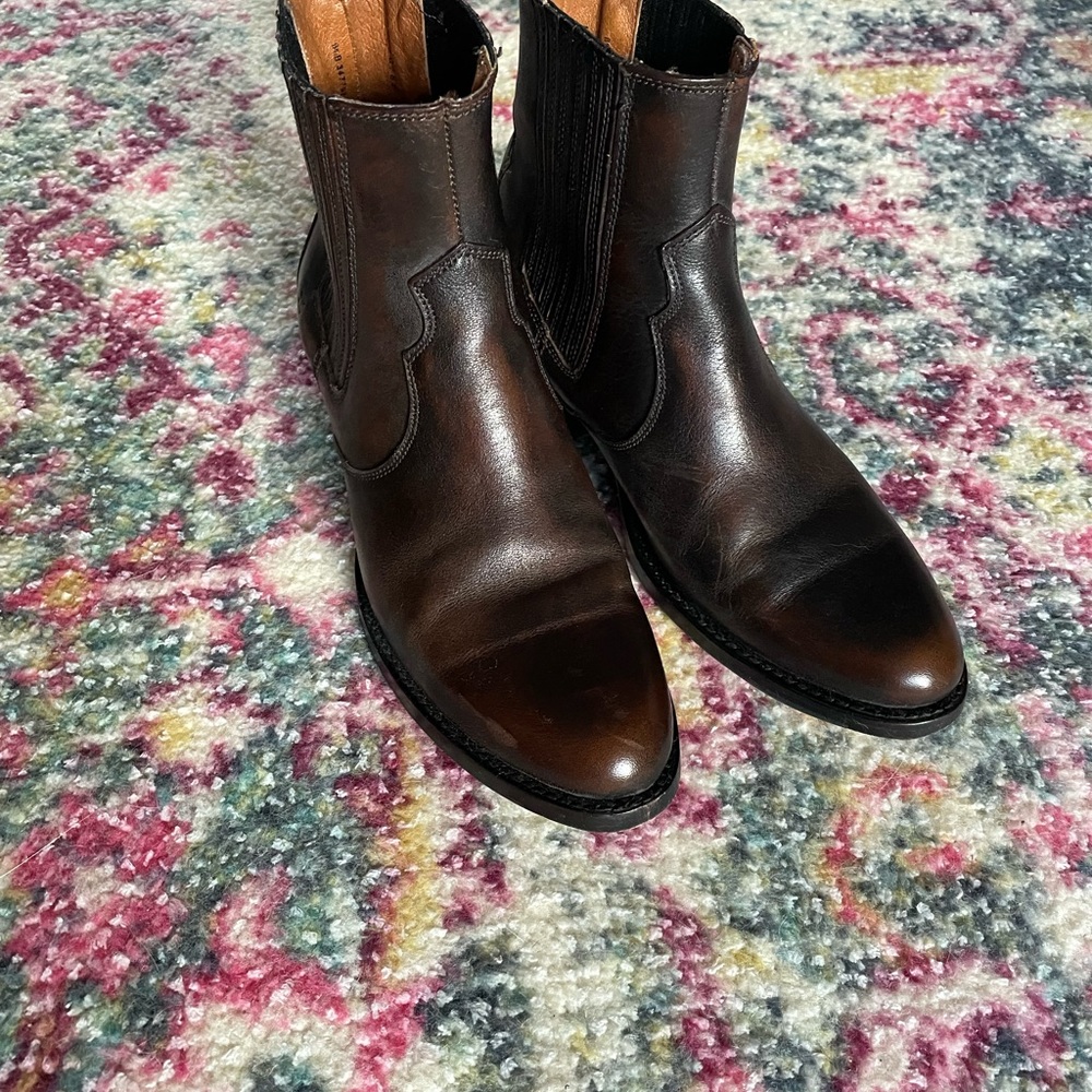 Frye Diana Chelsea Leather Booties in Cognac size 8.5